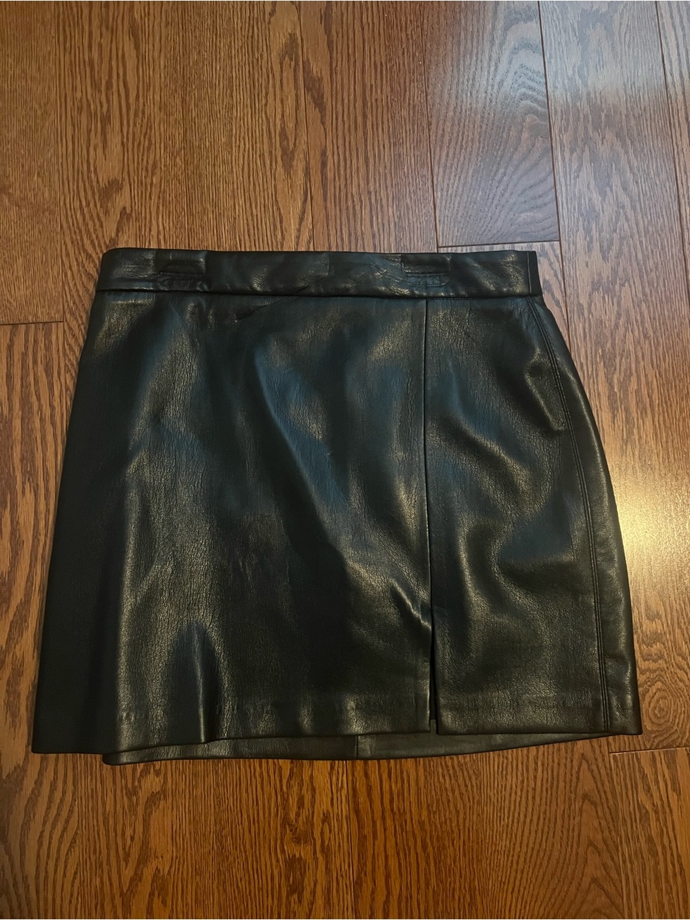 Aritzia Wilfred Black Faux Leather Mini Skirt- Size 8
